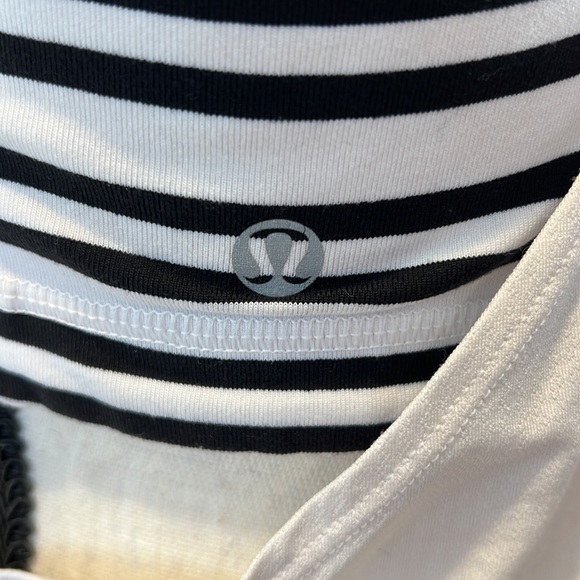 Lululemon No Limits Tank Top- Size Medium - Picture 4 of 8